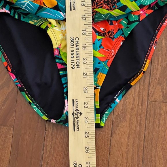 New Ellen Tracy Green Floral Swimsuit Size 8 - Picture 12 of 12